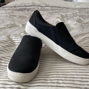 Black Dr Scholls slip ons